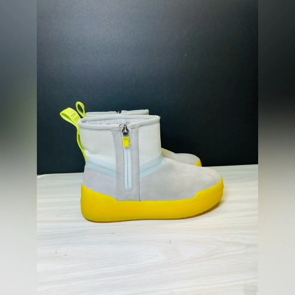 UGG Women’s Classic Tech Mini Waterproof Boots - Yellow Gray - US size 6